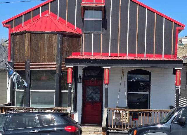 Property at 213 W Woolman St, Butte, MT 59701, 3 beds, 2.5 baths