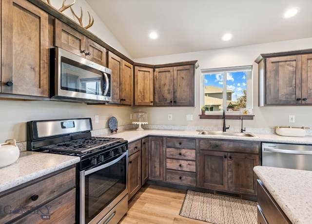 Property at 1005 Westwood Cir, Belgrade, MT 59714, 3 beds, 2 baths