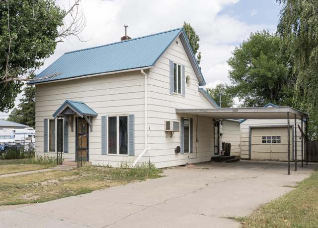 Property at 1008 Ohio St, Chinook, MT 59523, 3 beds, 1.5 baths