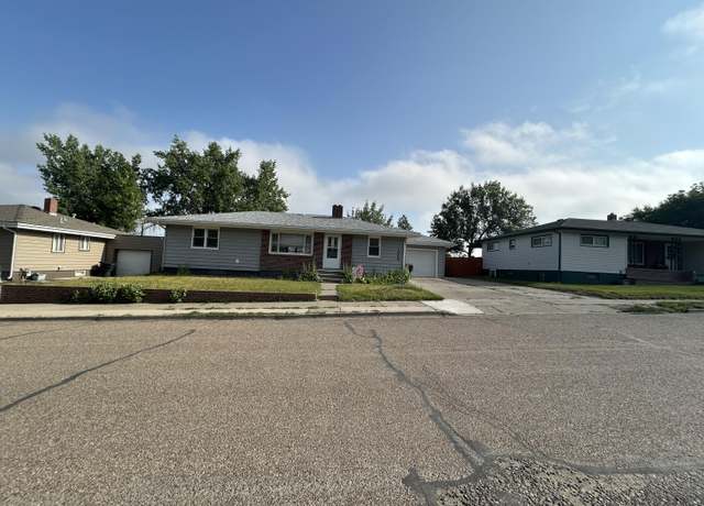 Property at 1005 6th St, Havre, MT 59501, 3 beds, 2.5 baths