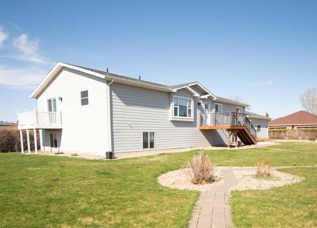 Property at 2010 10th Ave, Havre, MT 59501, 6 beds, 3 baths