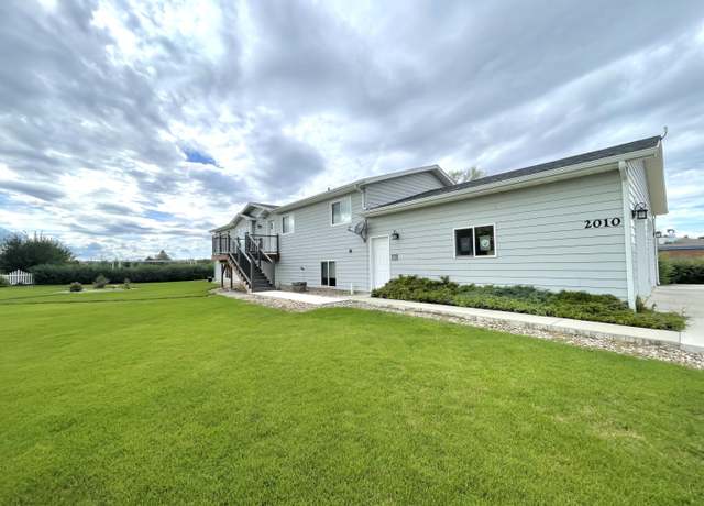 Property at 2010 10th Ave, Havre, MT 59501, 6 beds, 3 baths