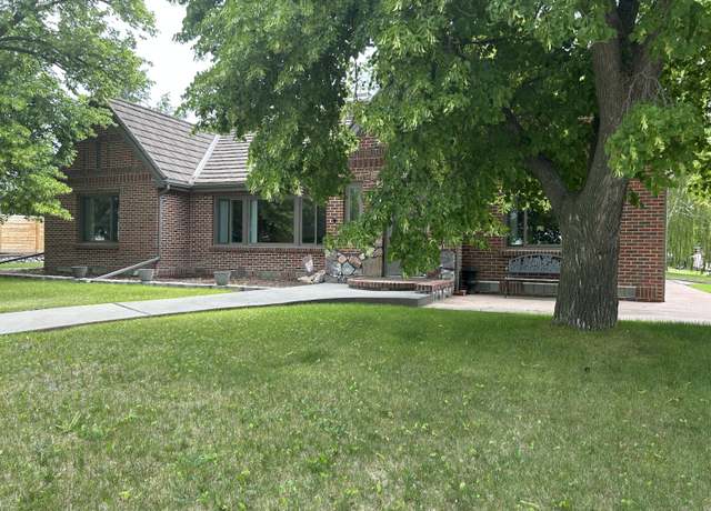 Property at 636 Indiana St, Chinook, MT 59523, 3 beds, 2.5 baths