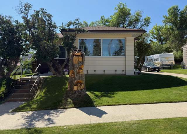 Property at 1011 W Broadway St, Lewistown, MT 59457, 3 beds, 2 baths
