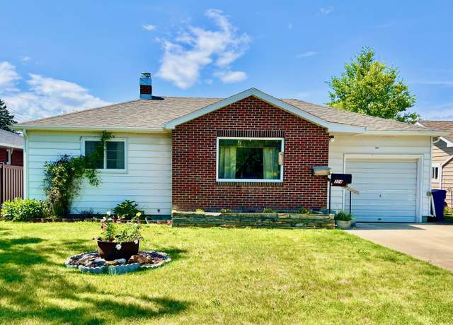 Property at 204 Lake Ave, Lewistown, MT 59457, 2 beds, 1 bath