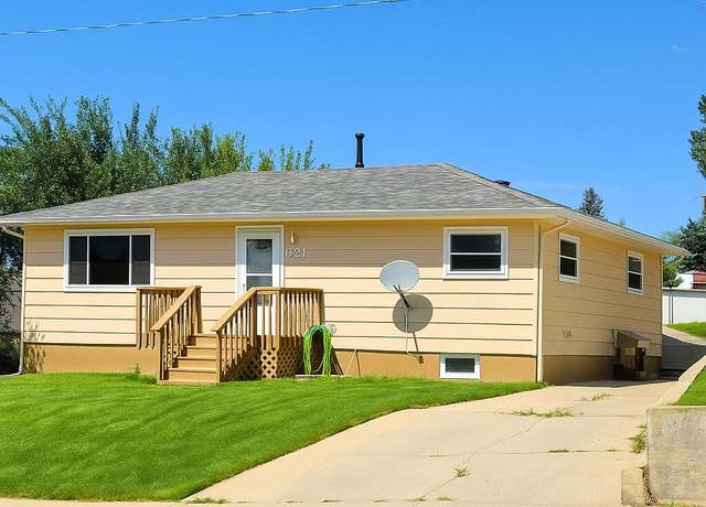 Property at 931 13th St, Havre, MT 59501, 4 beds, 2 baths