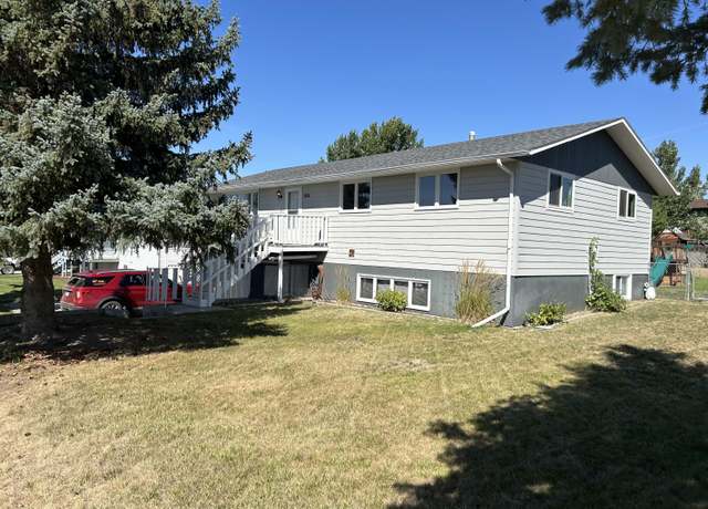 Property at 1611 Rich St W, Havre, MT 59501, 4 beds, 3 baths