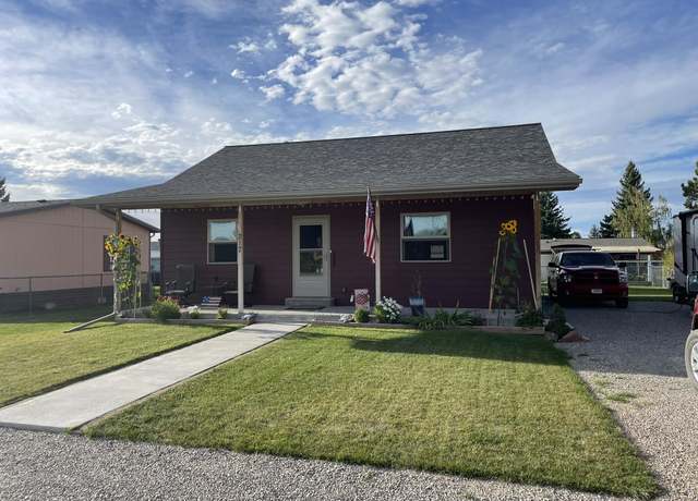 Property at 217 Castle Ave, Lewistown, MT 59457, 3 beds, 3 baths