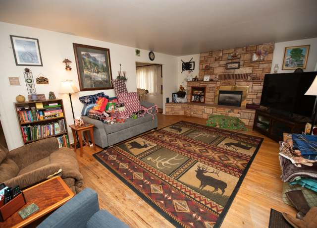 Property at 304 Illinois St, Chinook, MT 59523, 3 beds, 1 bath