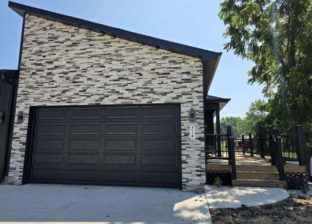 Property at 714 Ringold St, Boone, IA 50036, 4 beds, 3 baths