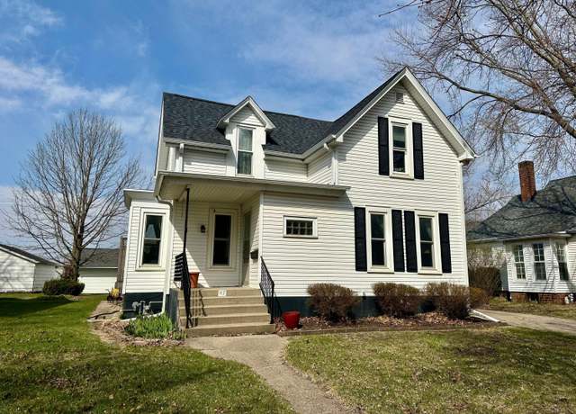 Property at 117 Boone St, Boone, IA 50036, 4 beds, 2 baths