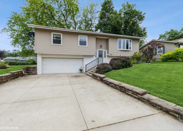 Property at 201 Thunderbird Dr, Marshalltown, IA 50158, 3 beds, 2 baths
