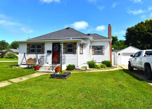 Property at 201 E Eighth St, Madrid, IA 50156, 3 beds, 1 bath