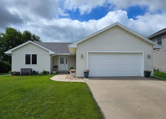 Property at 5438 Clemens Blvd, Ames, IA 50014, 3 beds, 2 baths