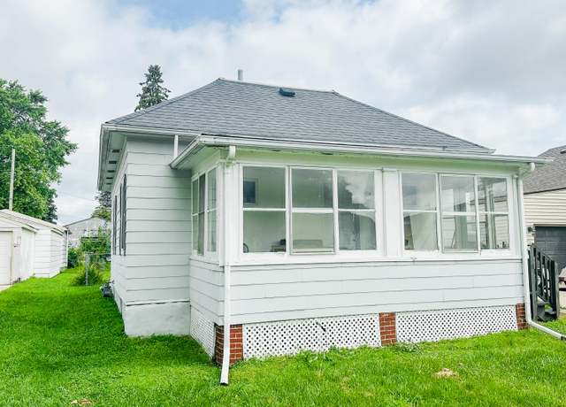 Property at 1621 Mamie Eisenhower Ave, Boone, IA 50036, 2 beds, 1 bath