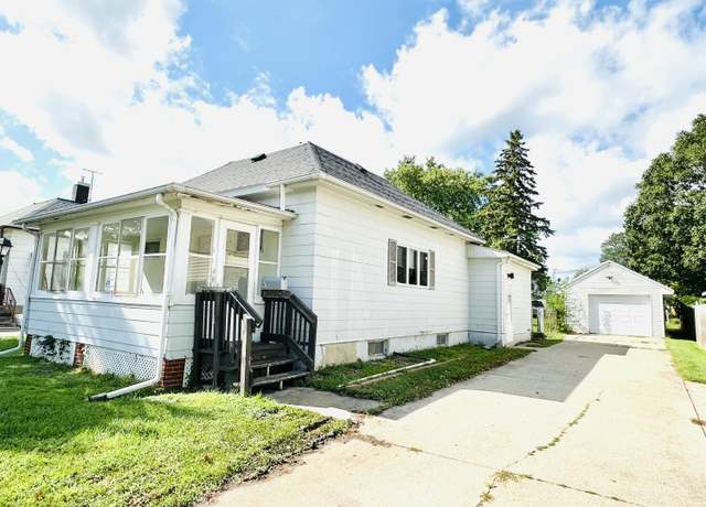 Property at 1621 Mamie Eisenhower Ave, Boone, IA 50036, 2 beds, 1 bath