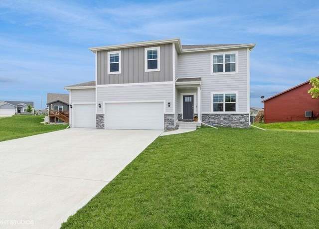 Property at 2117 NW Applewood St, Ankeny, IA 50023, 5 beds, 3 baths