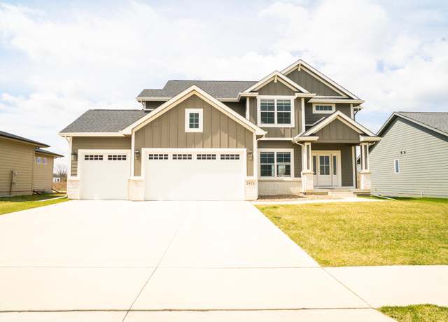 Property at 2415 SE 5th St, West Des Moines, IA 50265, 4 beds, 2.5 baths
