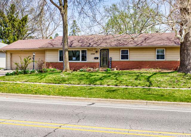 Property at 2208 Duff Ave, Ames, IA 50010, 3 beds, 2 baths