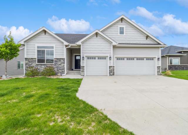 Property at 911 NW Ridgeline Ct, Ankeny, IA 50023, 4 beds, 3 baths