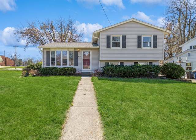 Property at 4151 Briarcliff Dr, Des Moines, IA 50317, 3 beds, 1 bath