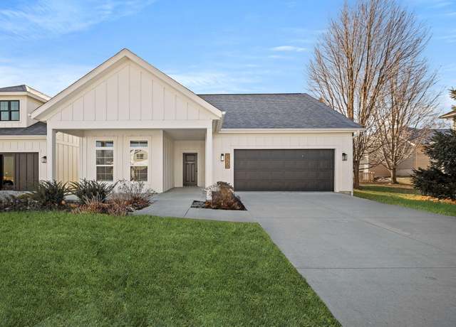Property at 2220 Suncrest Dr, Ames, IA 50014, 2 beds, 2 baths