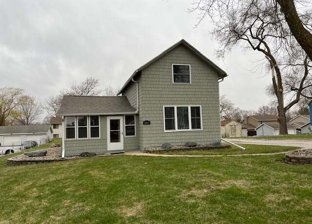 Property at 1311 Georgia Ave, Ames, IA 50014, 3 beds, 1 bath