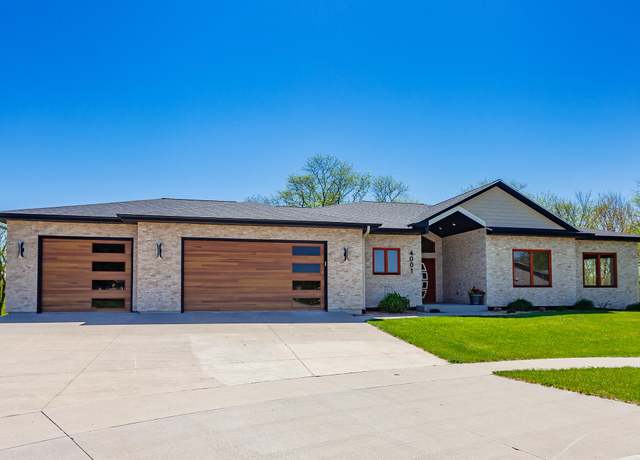 Property at 4001 Cartier Ave, Ames, IA 50014, 4 beds, 4.5 baths