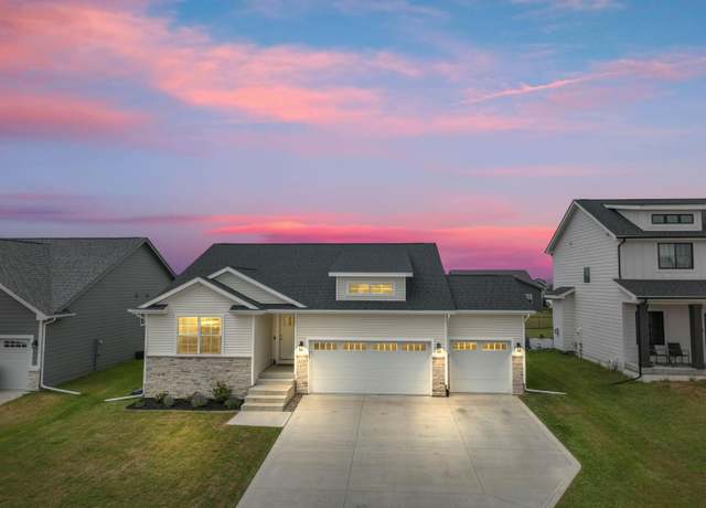 Property at 216 11th Ct NW, Bondurant, IA 50035, 4 beds, 3 baths