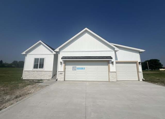 Property at 625 Fremont Ave, Ames, IA 50014, 3 beds, 2 baths