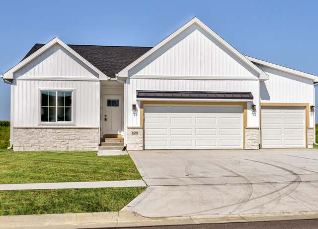 Property at 625 Fremont Ave, Ames, IA 50014, 3 beds, 2 baths