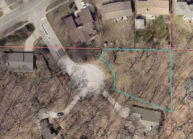 Property at 802 Phoenix Cir, Ames, IA 50014