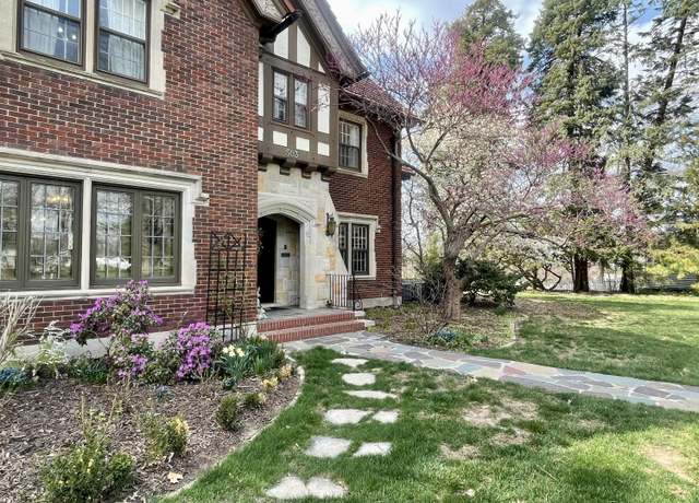 Property at 503 W 12th St S, Newton, IA 50208, 5 beds, 2.5 baths
