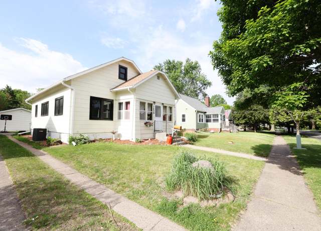 Property at 1420 1st St, Boone, IA 50036, 3 beds, 1 bath