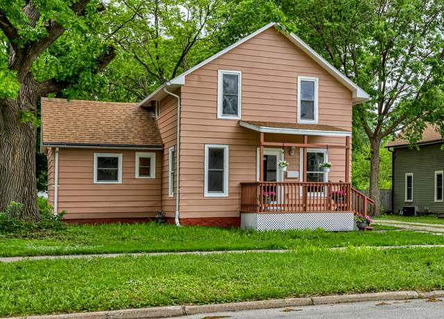 Property at 1122 Clark Ave, Ames, IA 50010, 2 beds, 1.5 baths