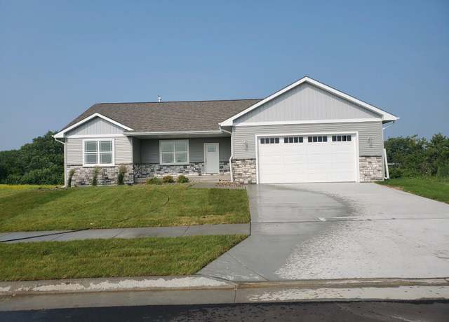 Property at 1513 Ohio St, Ames, IA 50014, 4 beds, 3 baths