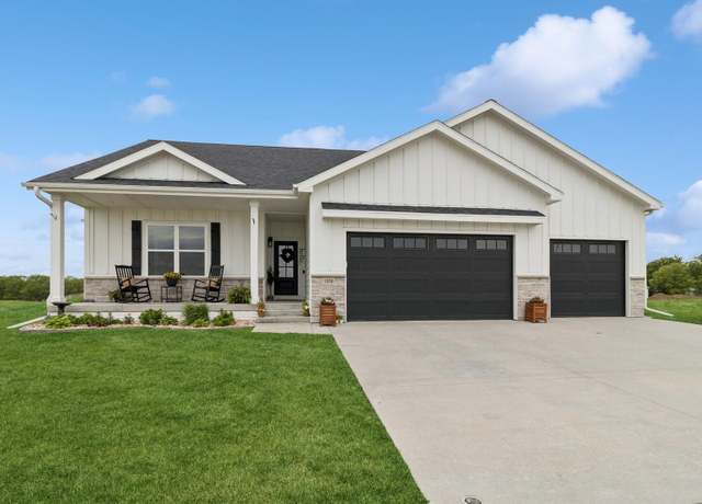 Property at 1106 Nevada St, Nevada, IA 50201, 5 beds, 3 baths