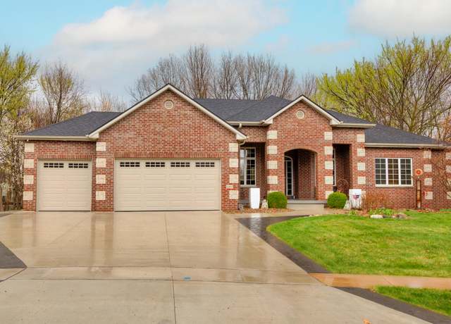 Property at 2207 SW Ridgeway Ct, Ankeny, IA 50023, 6 beds, 4.5 baths