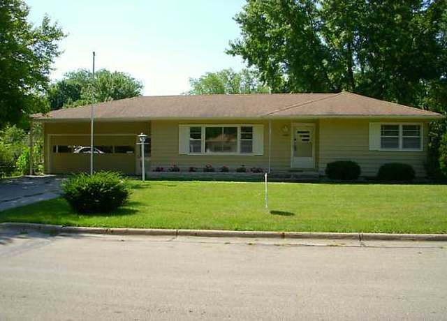 Property at 202 N Circle Dr, Huxley, IA 50124, 2 beds, 2 baths