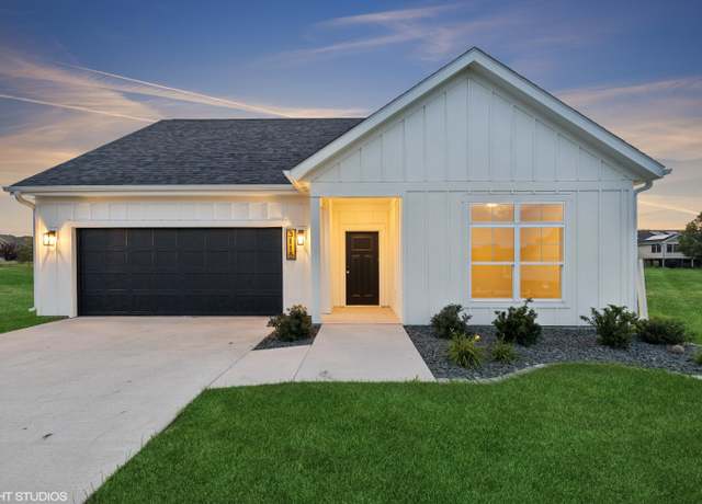 Property at 3115 Green Hills Dr, Ames, IA 50014, 2 beds, 1 bath