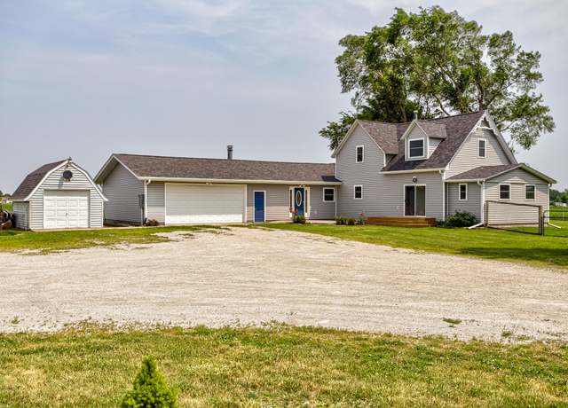 Property at 2301 5th St, Nevada, IA 50201, 4 beds, 3.5 baths