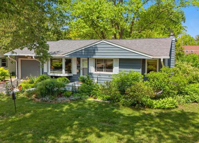 Property at 905 Arizona Ave, Ames, IA 50014, 3 beds, 2 baths