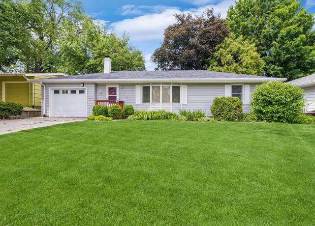Property at 221 16th St, Ames, IA 50010, 3 beds, 2 baths