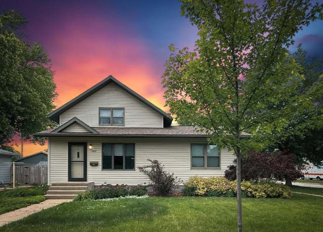 Property at 1427 Garst Ave, Boone, IA 50036, 3 beds, 3 baths