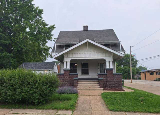 Property at 621 8th St, Boone, IA 50036, 3 beds, 2.5 baths
