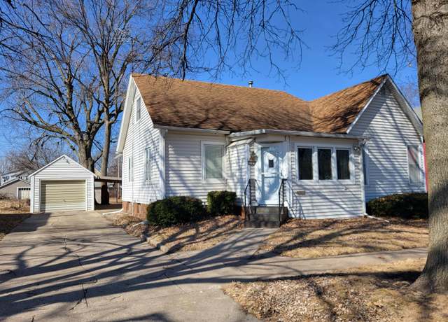 Property at 1121 Monona St, Boone, IA 50036, 2 beds, 2 baths