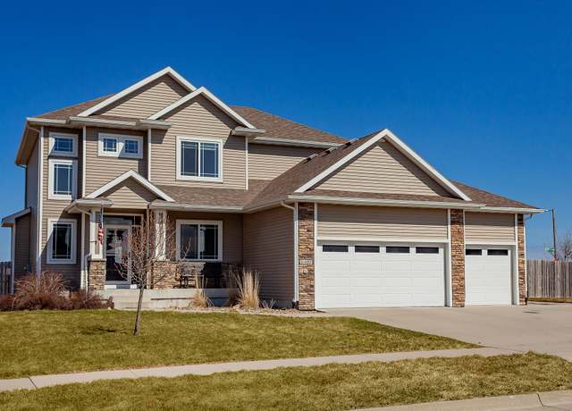 Property at 1407 Ledges Dr, Ames, IA 50010, 5 beds, 3.5 baths