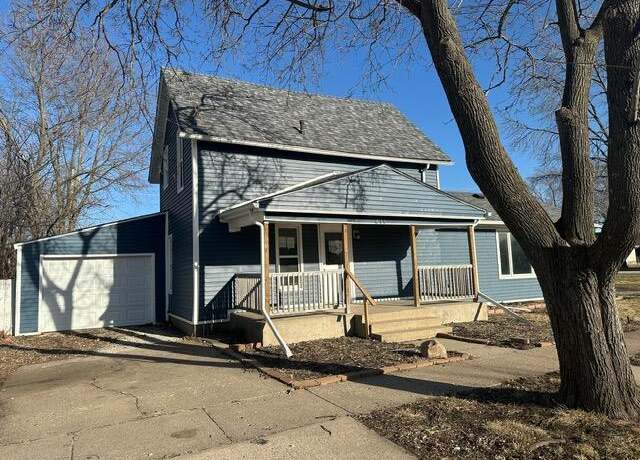 Property at 211 Walnut Ave, Woodward, IA 50276, 3 beds, 2 baths