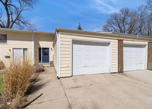 Property at 615 Meadow Pl, Ames, IA 50010, 3 beds, 2 baths