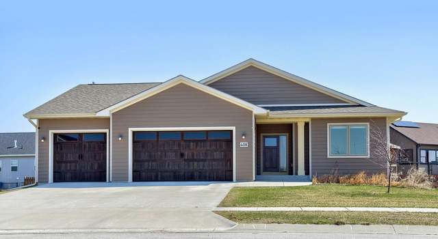 Photo of 408 Hawthorne St, Gilbert, IA 50105